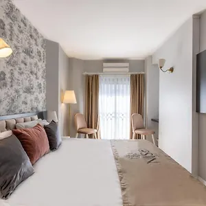 3* Hotel Niss Lara